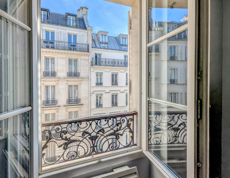 French property for sale in Paris 7e Arrondissement, Paris - €805,800 - photo 6