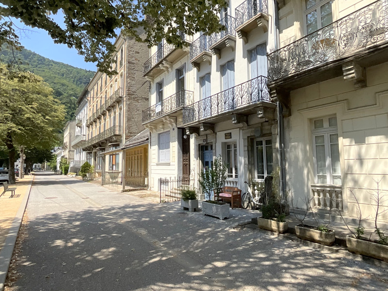 French property for sale in Bagnères-de-Luchon, Haute-Garonne - €148,000 - photo 0