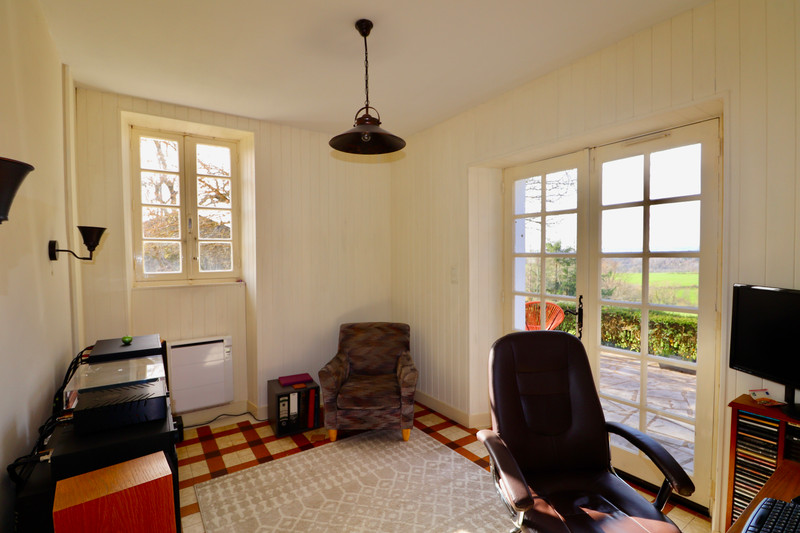 French property for sale in Écuras, Charente - €212,000 - photo 7