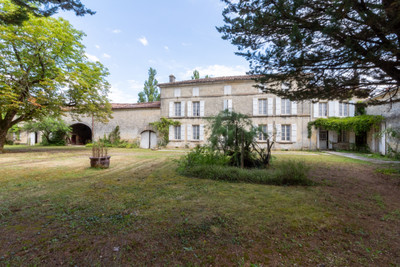 Maison à vendre à Bréville, Charente, Poitou-Charentes, avec Leggett Immobilier