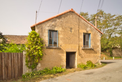 French property for sale in Thuré, Vienne - €56,600 - photo 1