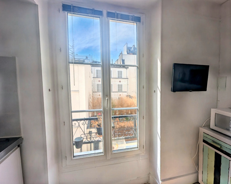 French property for sale in Paris 7e Arrondissement, Paris - €230,000 - photo 4