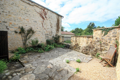French property for sale in Grandjean, Charente-Maritime - €118,000 - photo 1