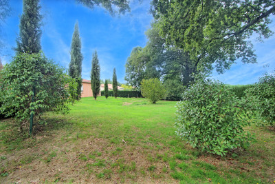 French property for sale in Chabanais, Charente - €290,000 - photo 2