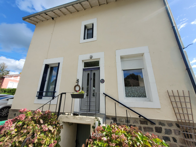 Maison à Chabanais, Charente - photo 1