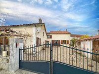 Maison à vendre à La Tour-Blanche-Cercles, Dordogne - 205.000 € - photo 1