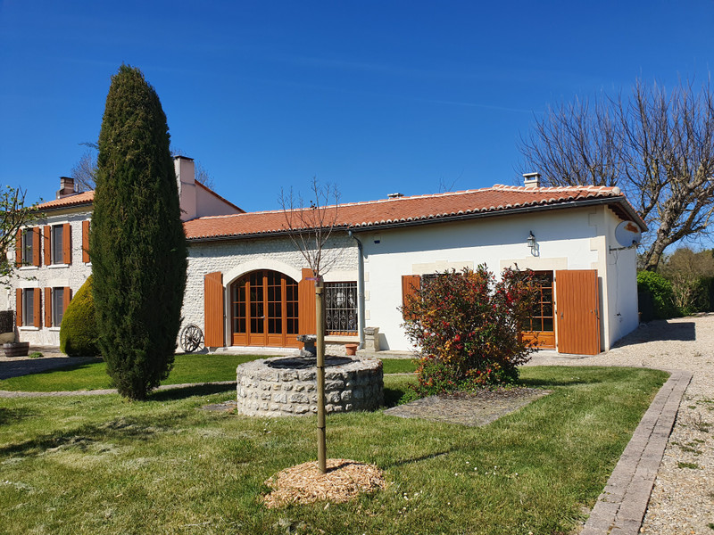 French property for sale in Vanzac, Charente-Maritime - photo 2
