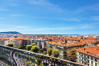 French property for sale in Nice, Alpes-Maritimes - €1,590,000 - photo 1