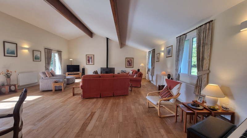 French property for sale in Exideuil-sur-Vienne, Charente - €385,000 - photo 9
