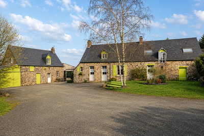 house for sale in Mayenne