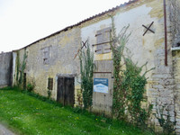 Immeuble à vendre à Sainte-Même, Charente-Maritime - 20 000 € - photo 1