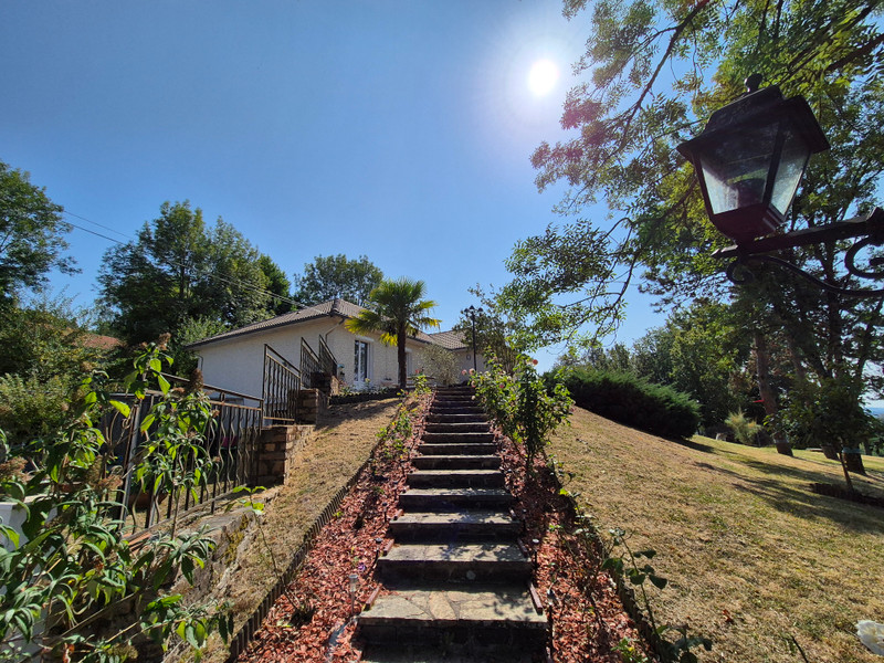 Maison à vendre à Thiviers, Dordogne - 255.000 € - photo 1