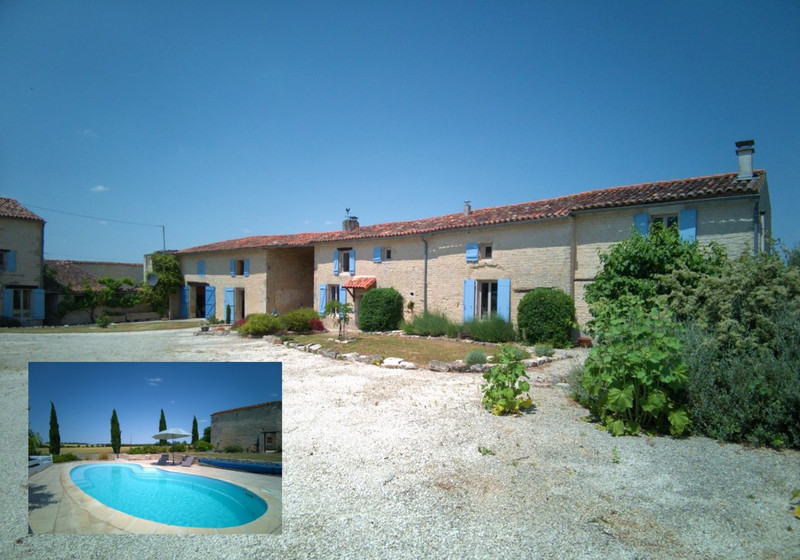 Maison à vendre à Dampierre-sur-Boutonne, Charente-Maritime - 349 800 € - photo 1