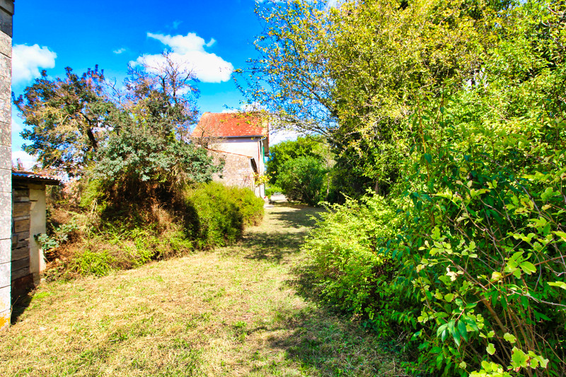 French property for sale in Romazières, Charente-Maritime - &#8364;61,600 - photo 2
