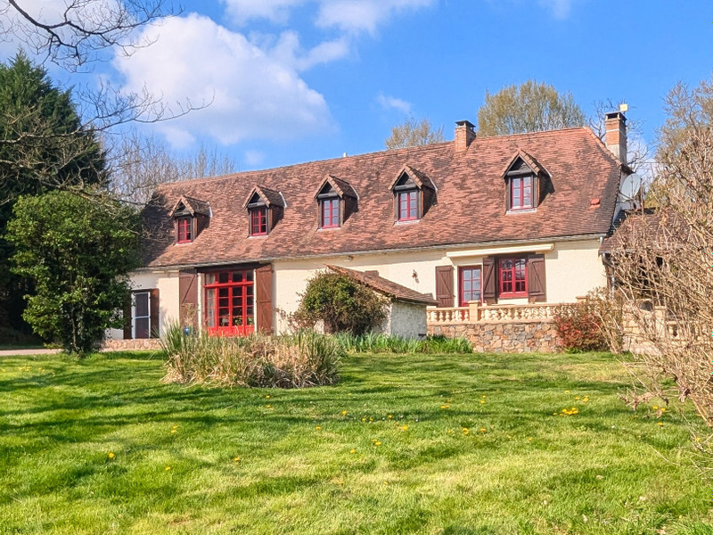 Propriété à vendre à Saint-Paul-la-Roche, Dordogne - 450 500 €
