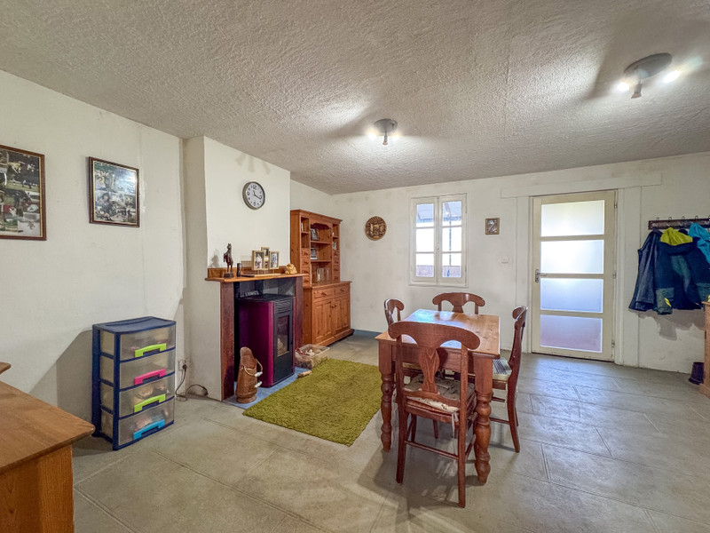 French property for sale in Vernoux-en-Gâtine, Deux-Sèvres - €135,000 - photo 10