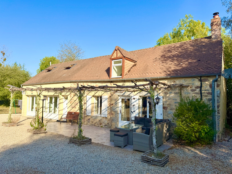 French property for sale in Saint-Pierre-des-Nids, Mayenne - €220,000 - photo 0