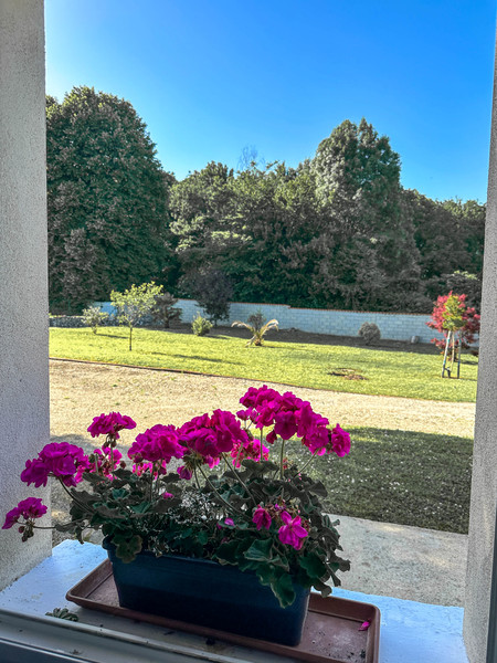 French property for sale in Varaize, Charente-Maritime - €240,000 - photo 1