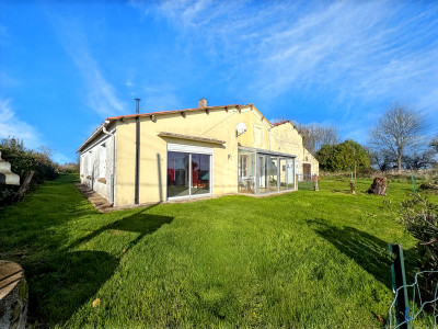 house for sale in Deux-Sèvres