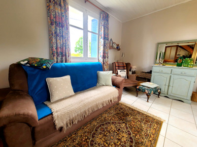 French property for sale in Chassiecq, Charente - €98,000 - photo 2