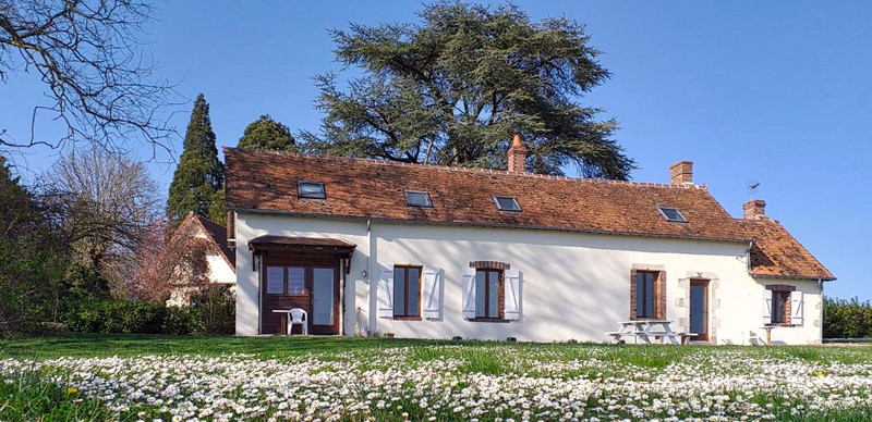 French property for sale in Montargis, Loiret - €744,680