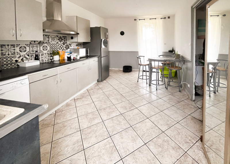 French property for sale in Fleix, Vienne - €299,000 - photo 2