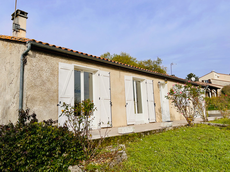 French property for sale in Gurat, Charente - €187,250 - photo 1