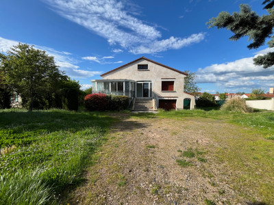 French property for sale in Savigneux, Loire - €219,000 - photo 8