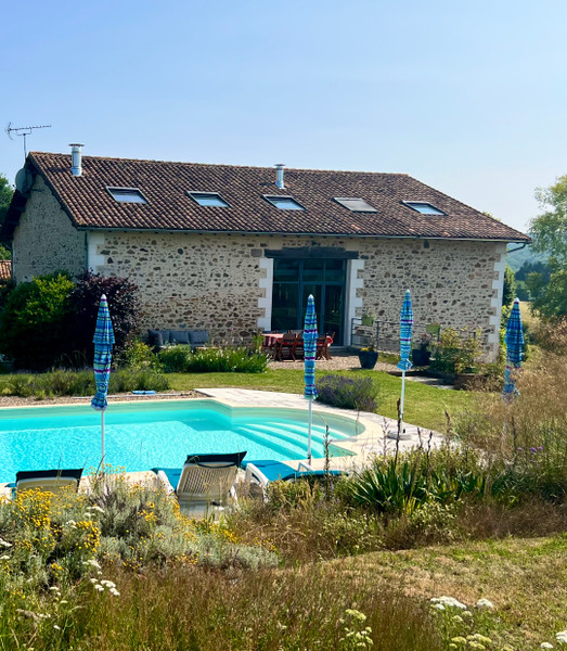 Maison à vendre à Bussière-Badil, Dordogne - 691.000 € - photo 1