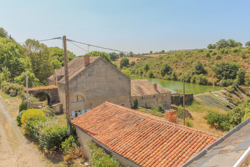 French property for sale in La Peyratte, Deux-Sèvres - €169,500 - photo 8