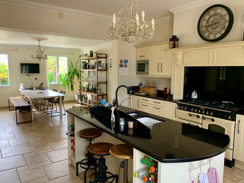 French property for sale in Échebrune, Charente-Maritime - €499,000 - photo 4