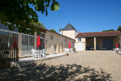 Maison à vendre à Asnières-la-Giraud, Charente-Maritime, Poitou-Charentes, avec Leggett Immobilier