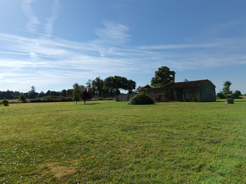 French property for sale in Pressac, Vienne - €41,600 - photo 1