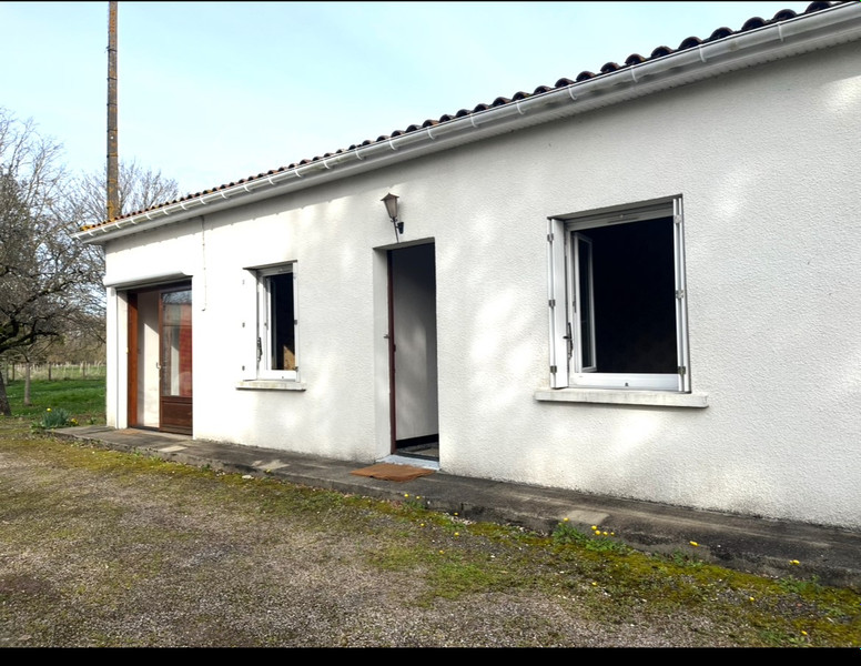 French property for sale in Celles, Charente-Maritime - €194,399 - photo 1