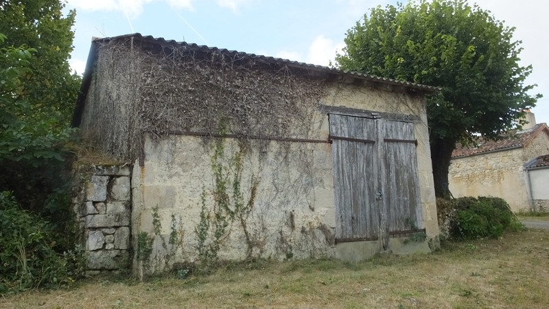 French property for sale in Lussac-les-Châteaux, Vienne - &#8364;24,000 - photo 7