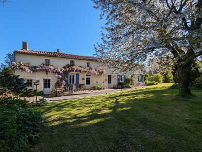 Maison à vendre à Montournais, Vendée, Pays de la Loire, avec Leggett Immobilier