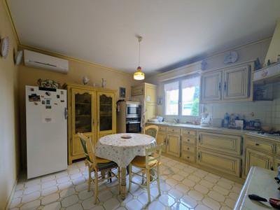 French property for sale in Ruffec, Charente - €179,000 - photo 4