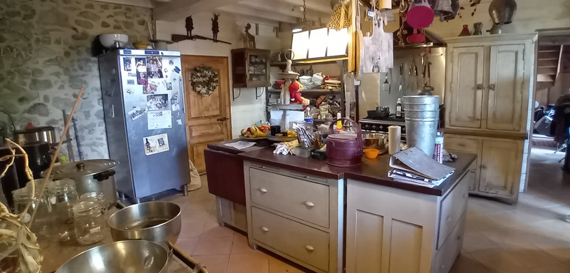 French property for sale in Thouars, Deux-Sèvres - €723,404 - photo 3