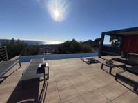 Propriété à vendre à Carqueiranne, Var - 1 872 000 € - photo n°1