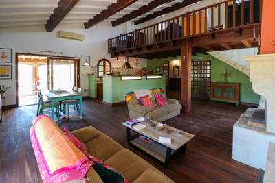 French property for sale in Aigues-Mortes, Gard - €1,225,000 - photo 2