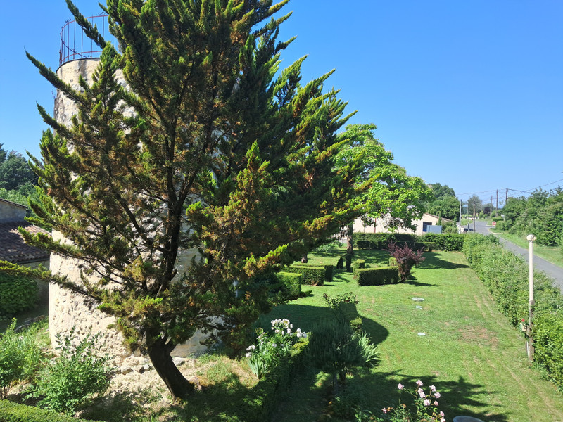 French property for sale in Samonac, Gironde - €299,900 - photo 11