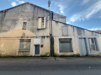 Maison à vendre à Sainte-Foy-la-Grande, Gironde, Aquitaine, avec Leggett Immobilier