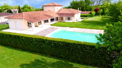 Maison à vendre à Orival, Charente, Poitou-Charentes, avec Leggett Immobilier