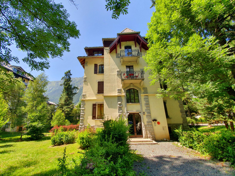 French property for sale in Chamonix-Mont-Blanc, Haute-Savoie - &#8364;360,000 - photo 2
