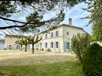 Maison à vendre à Segonzac, Charente - 495.000 € - photo 1