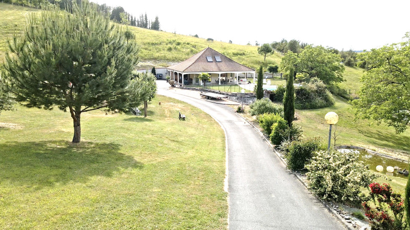 French property for sale in Saint-Léon-sur-l'Isle, Dordogne - €314,000 - photo 3
