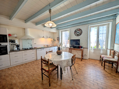 French property for sale in Montguyon, Charente-Maritime - €375,000 - photo 1