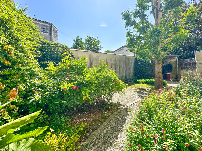 French property for sale in Saintes, Charente-Maritime - €249,950 - photo 1
