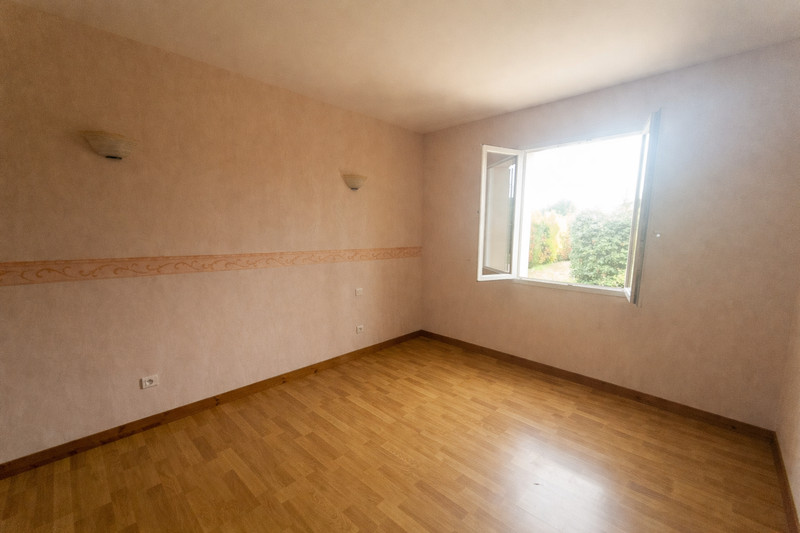 French property for sale in Saint-Romain, Charente - €147,000 - photo 5
