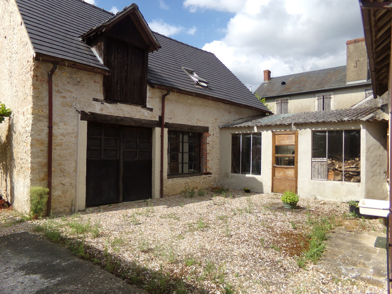 French property for sale in Bouesse, Indre - &#8364;66,600 - photo 2
